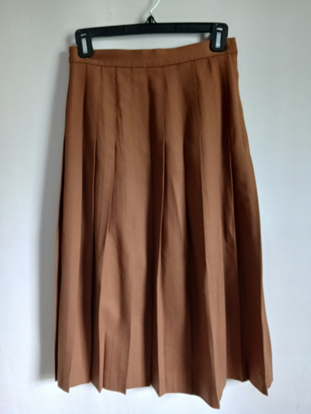 Classic Pleated Midi Skirt in Camel By Talbots Sz4P Elastic Insert In Waistband